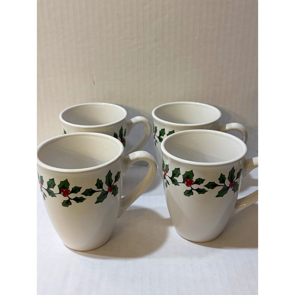 Set of 4 Royal Norfolk Christmas Holly Coffee Mugs Ceramic Holiday Tea Cups